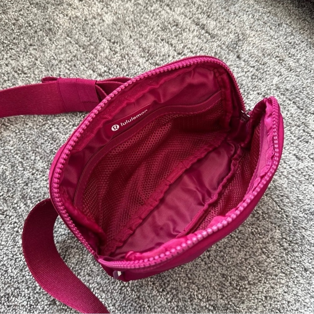 lululemon athletica wild berry Crossbody Bag